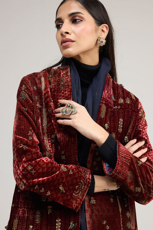 Kainaat maroon blazer