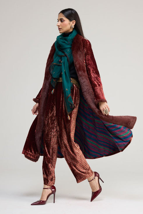 Kainaat maroon long coat