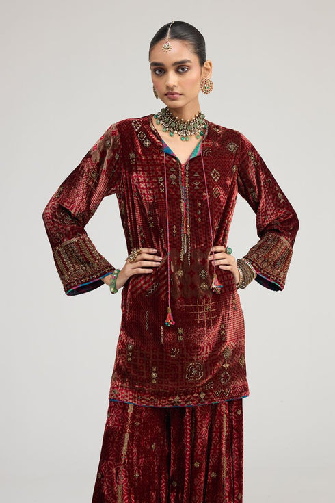 Kainaat maroon short kurta