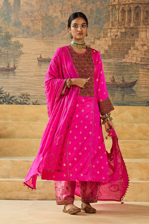 Kashi fuchsia dupatta