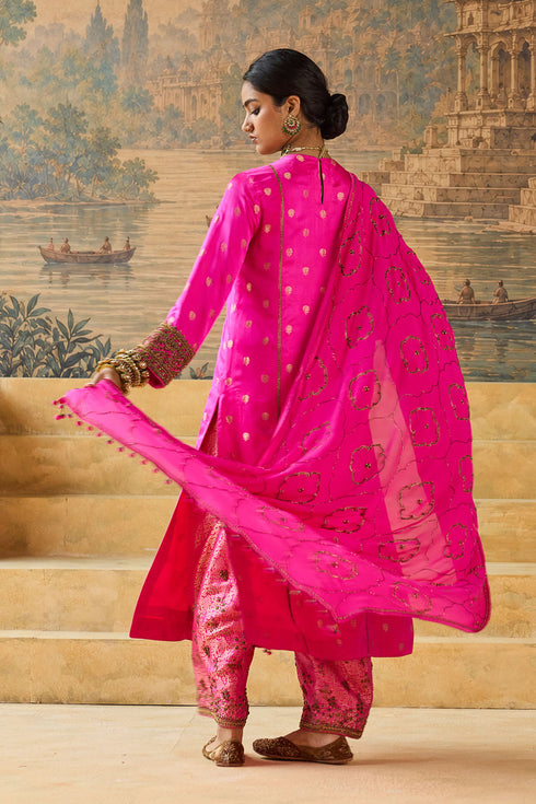 Kashi fuchsia dupatta