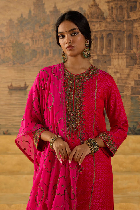 Kashi fuchsia dupatta