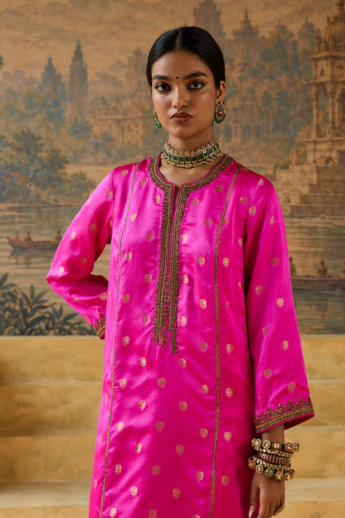 Kashi fuchsia phiran kurta