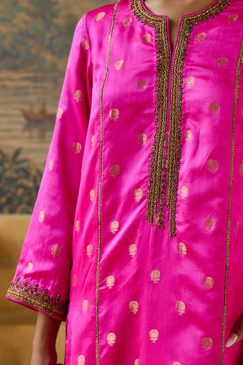 Kashi fuchsia phiran kurta