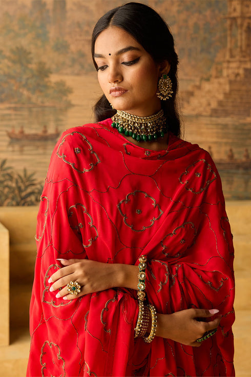 Kashi red dupatta