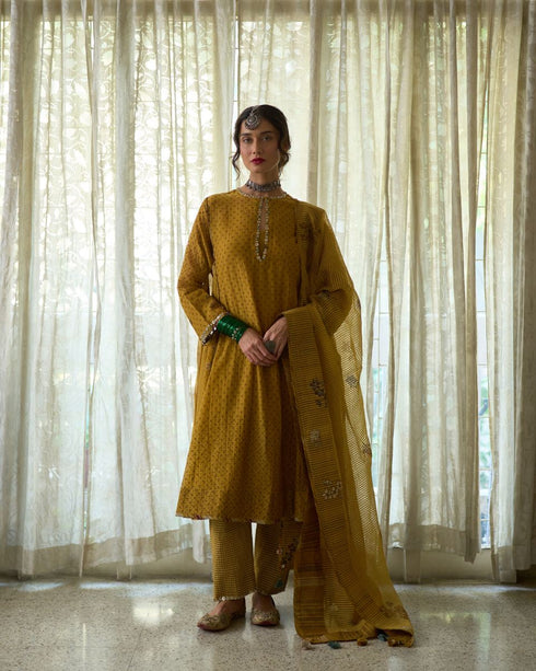 Kuhu basant yellow kurta