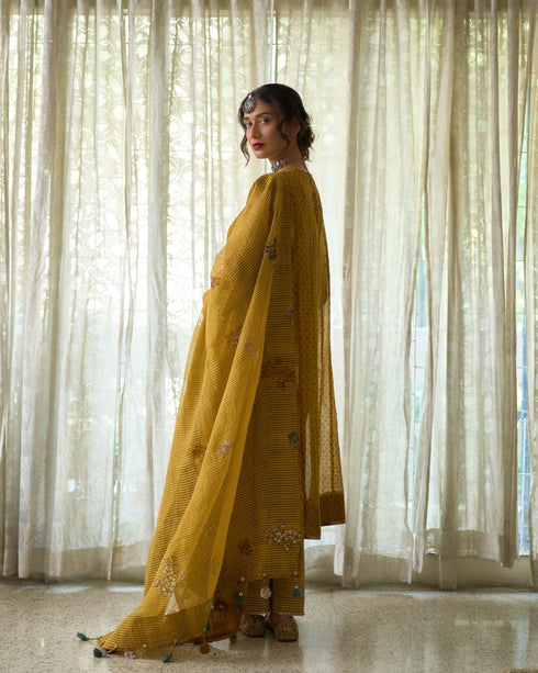 Kuhu basant yellow kurta