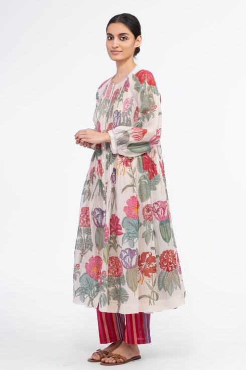 Lisia beige dress