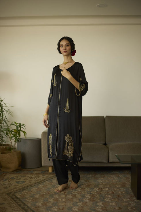 Maitreyi black chaya kurta with pants