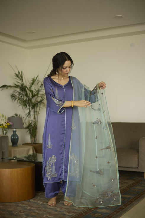 Maitreyi blue chaya dupatta