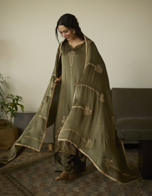 Maitreyi green palm dupatta