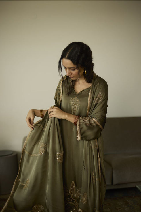 Maitreyi green palm dupatta