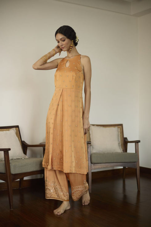 Maitreyi orange kurta with pants