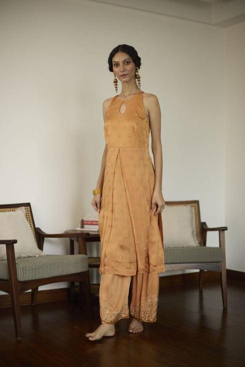 Maitreyi orange kurta with pants