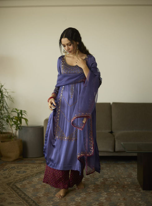 Maitreyi purple diya dupatta