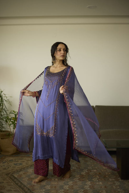 Maitreyi purple diya dupatta
