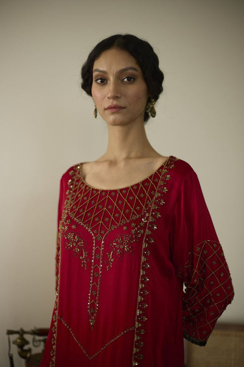 Maitreyi red diya kurta set