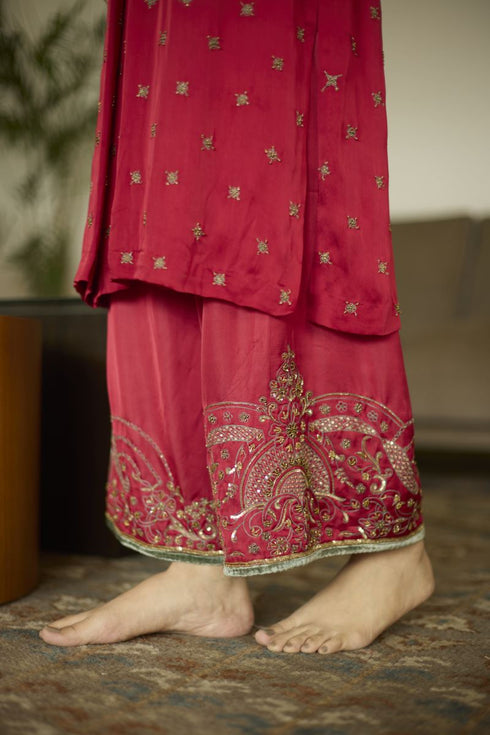 Maitreyi red kurta with pants