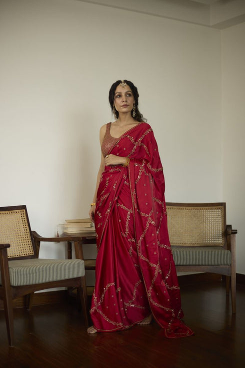 Maitreyi red sari