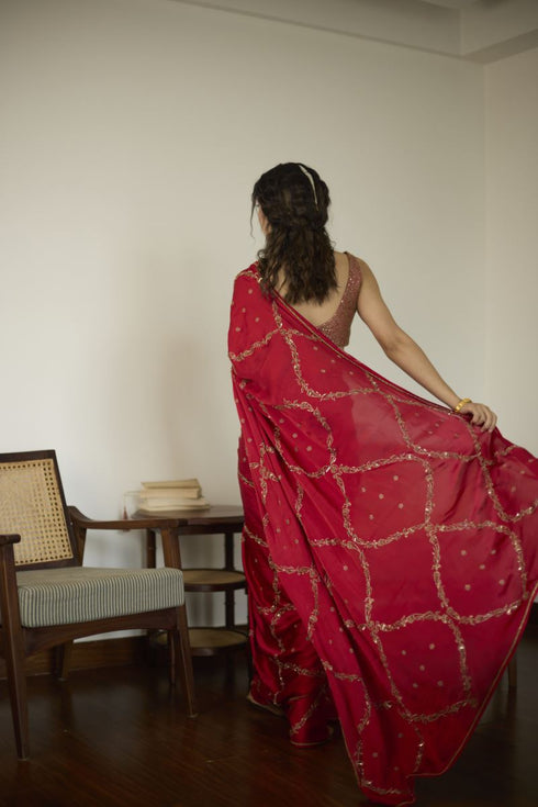 Maitreyi red sari