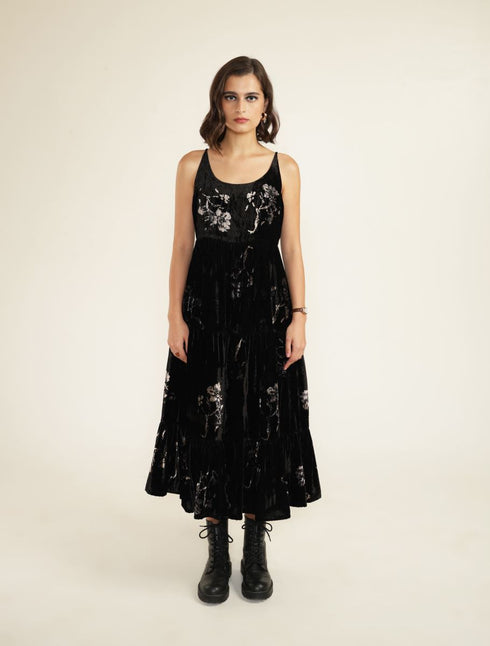 Meadows black tier dress