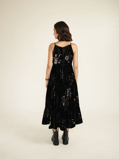 Meadows black tier dress