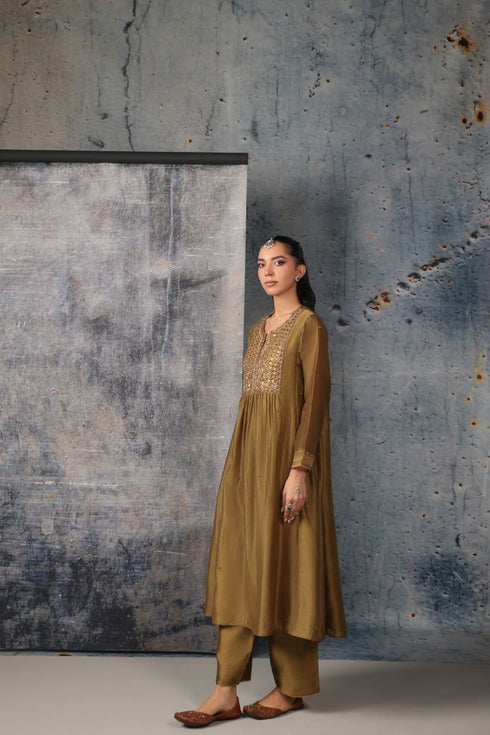 Mehrang olive green frockstyle kurta set