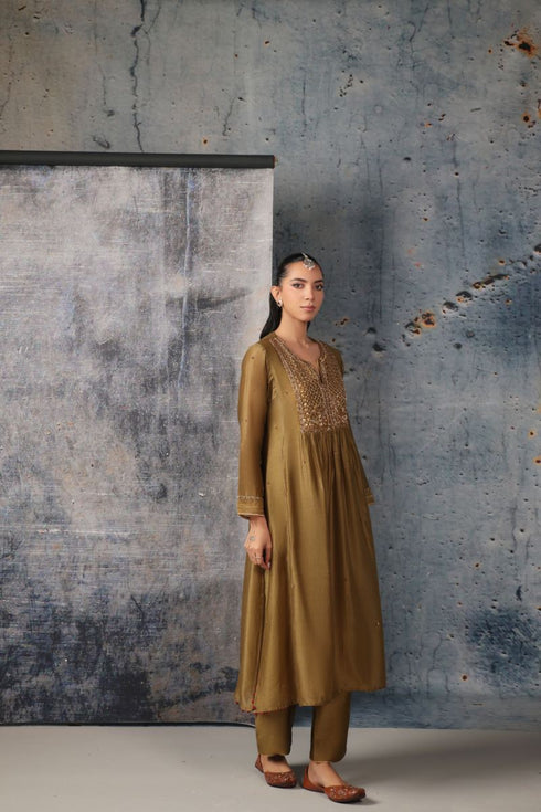 Mehrang olive green frockstyle kurta set