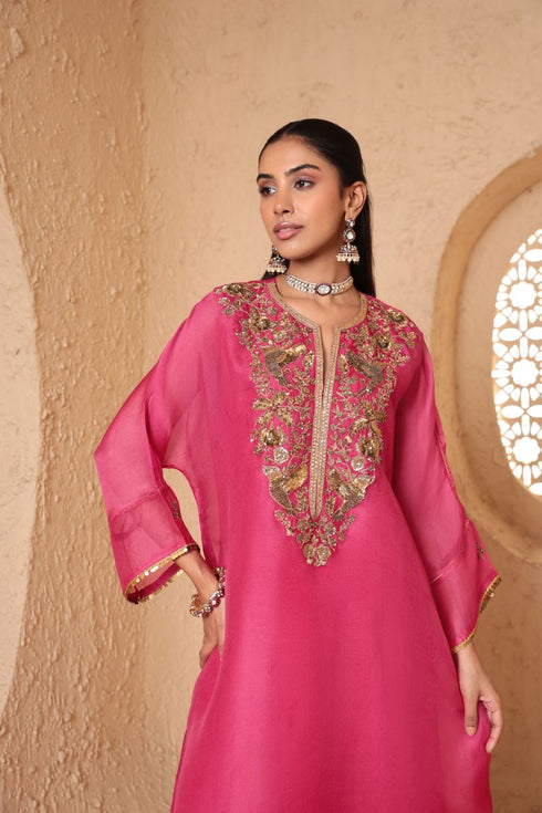Mehrang pink kaftan kurta set