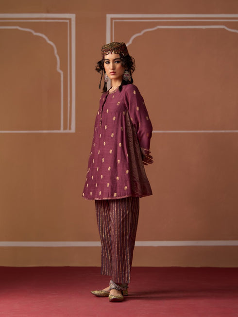 Miras oorja kurta