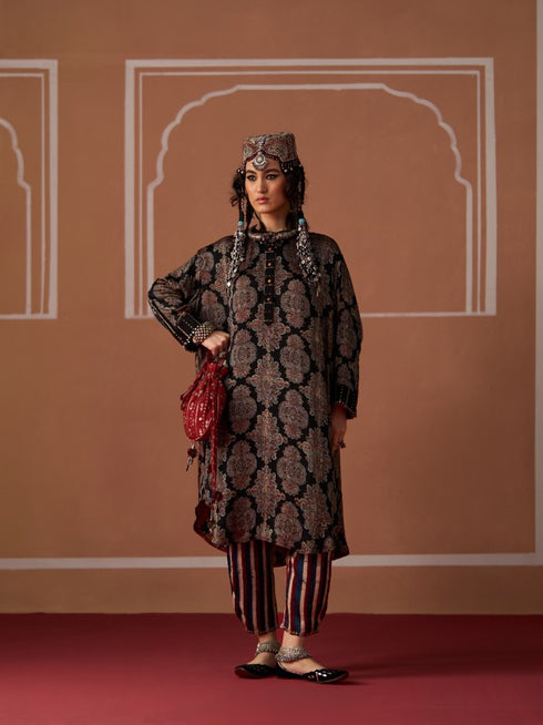 Miras sitara kurta