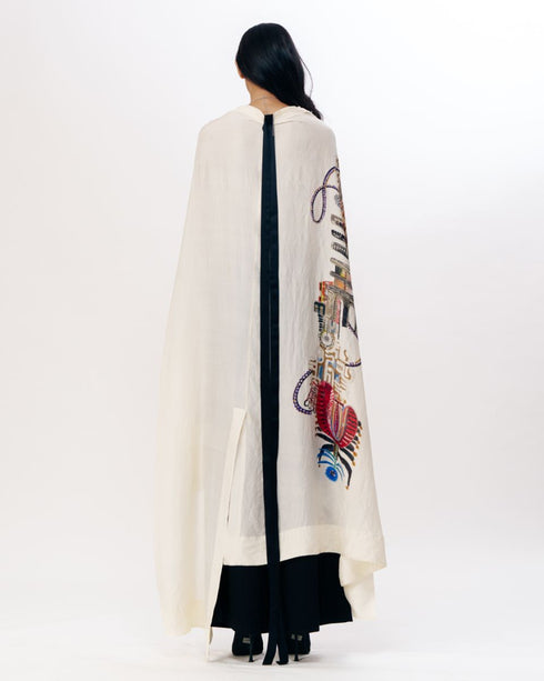 Multicolor asymmetric cape