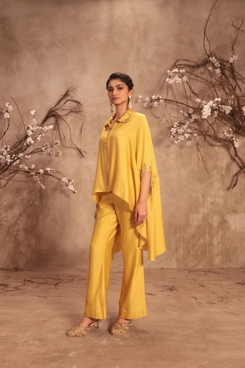 Nazakat dark yellow cape set