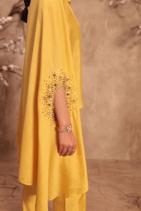 Nazakat dark yellow cape set
