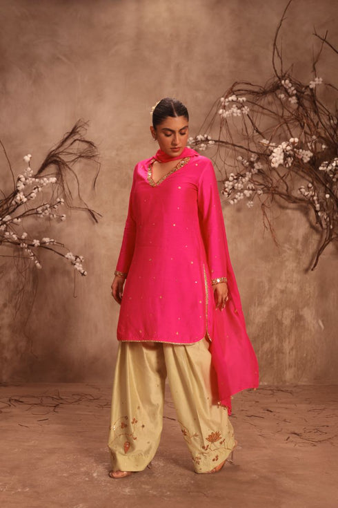 Nazakat hot pink jaal kurta set