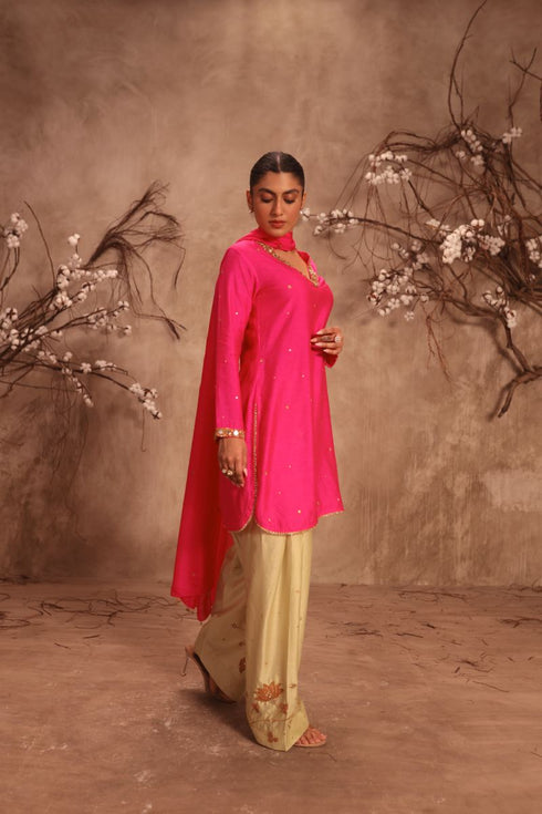 Nazakat hot pink jaal kurta set