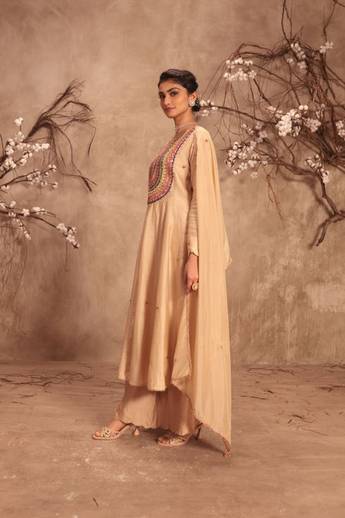 Nazakat ivory kalidaar set