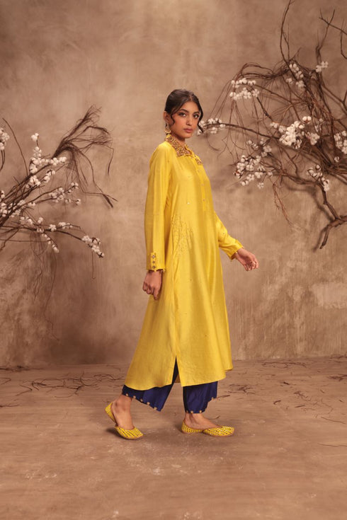 Nazakat yellow collar kurta set