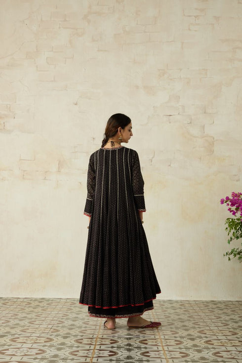 Nitya black anarkali