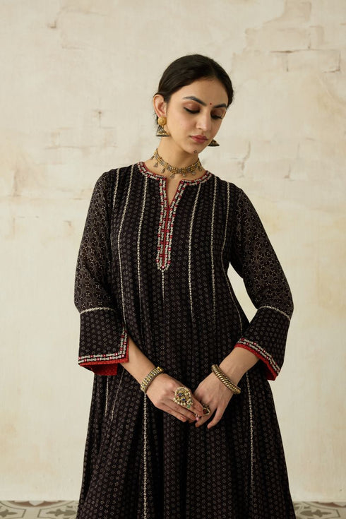 Nitya black anarkali