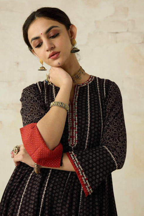 Nitya black anarkali