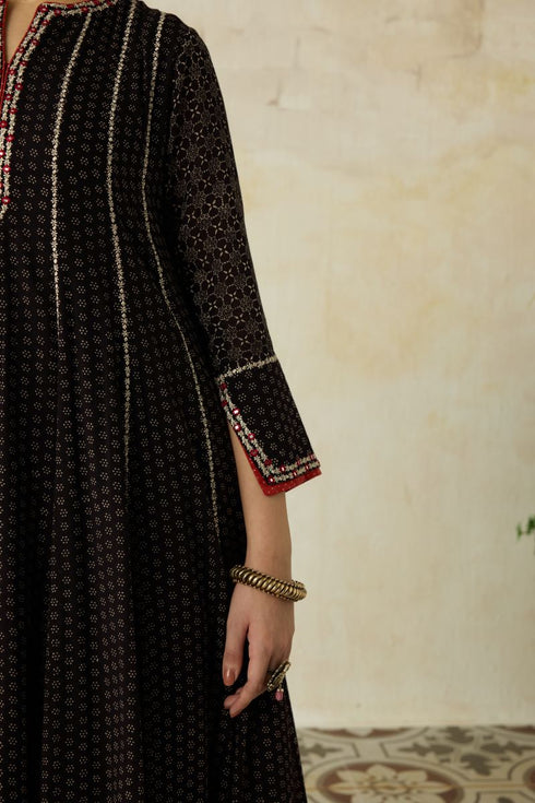 Nitya black anarkali