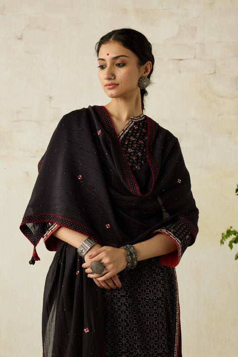 Nitya black mukaish stole