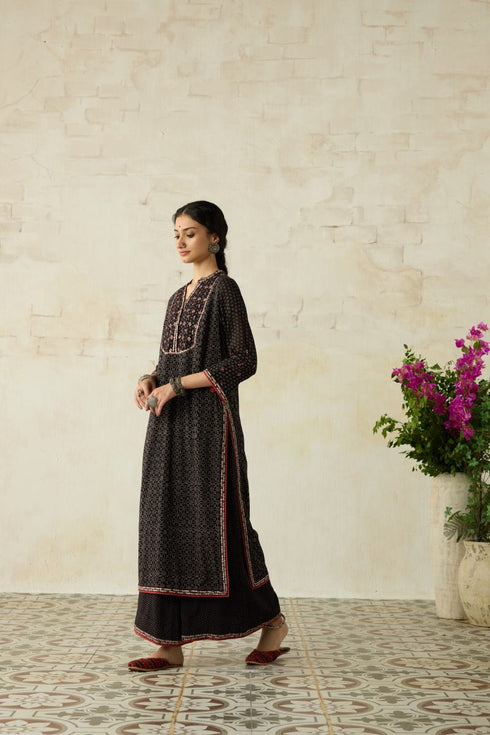 Nitya black yoke kurta