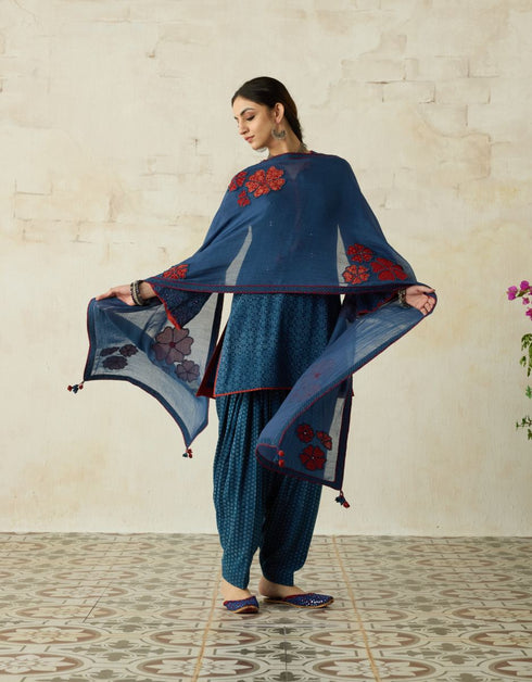 Nitya blue embroidered stole