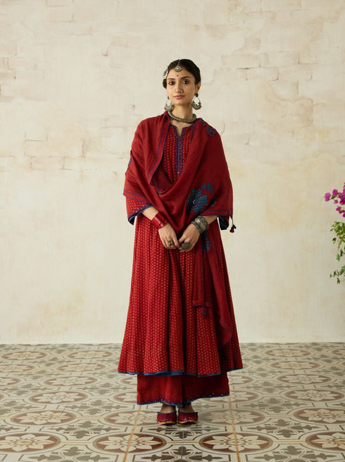 Nitya red embroidered stole