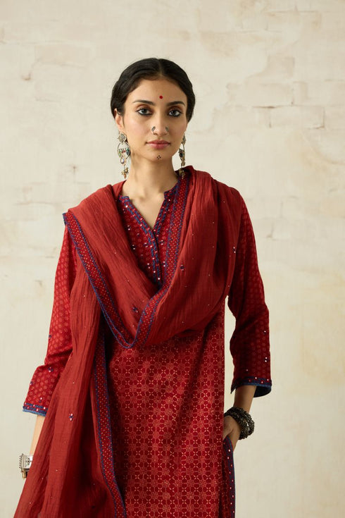 Nitya red mukaish stole