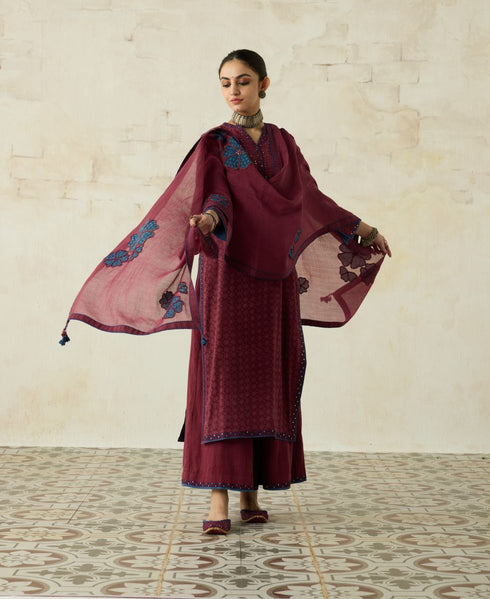 Nitya vintage pink embroidered stole