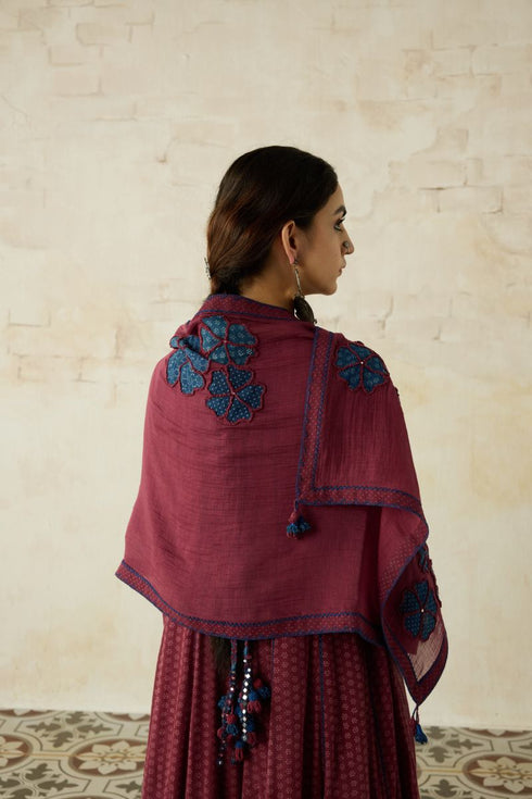 Nitya vintage pink embroidered stole