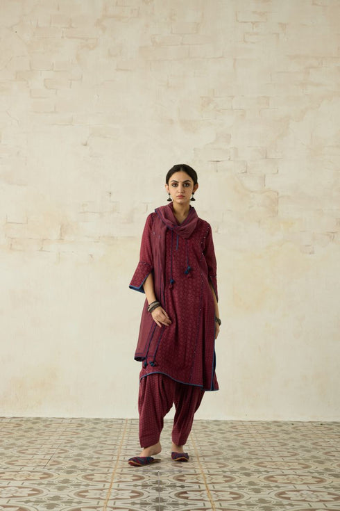 Nitya vintage pink mukaish stole